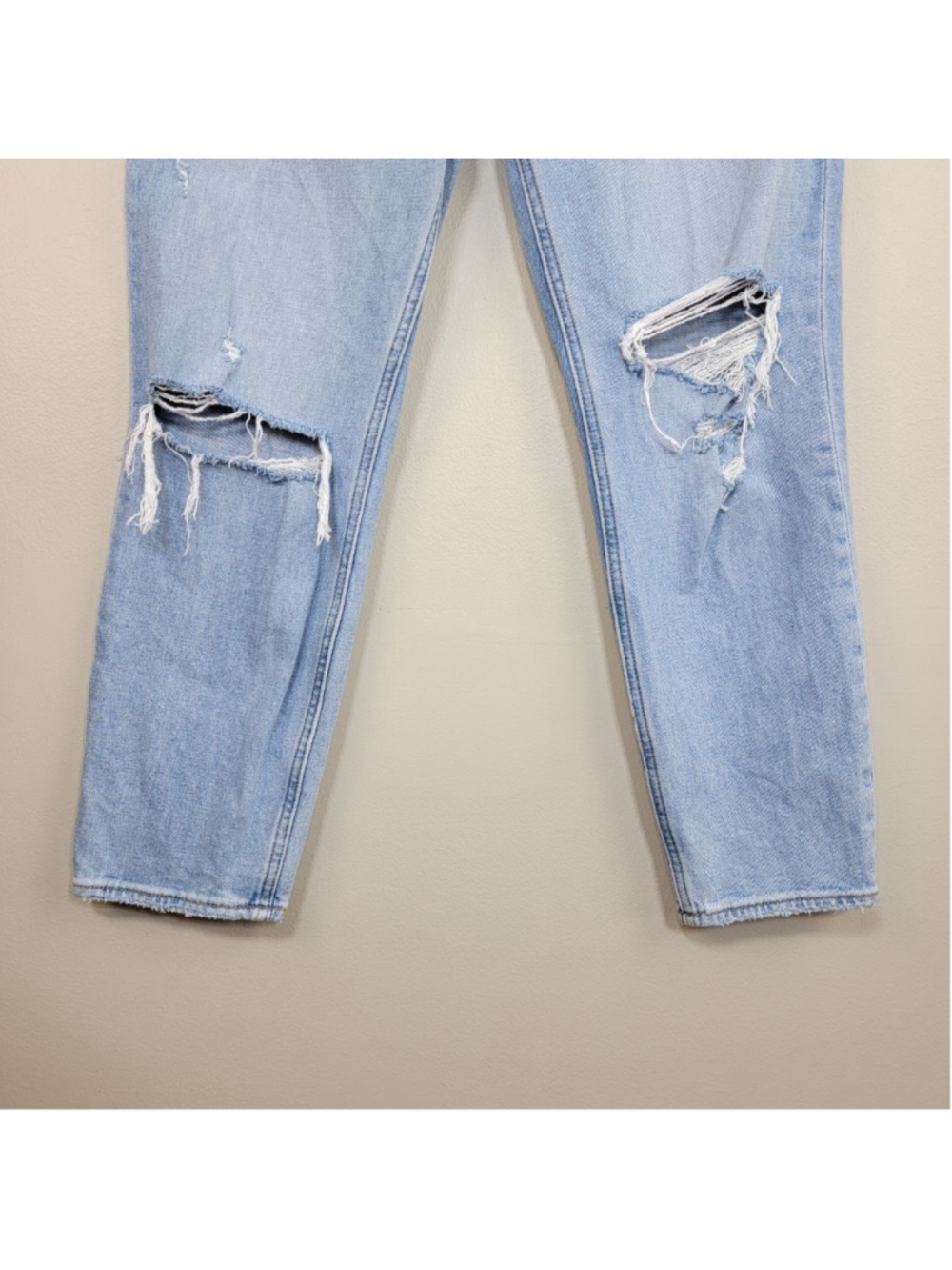 Abercrombie & Fitch High Rise Mom Jeans Light Blue Ripped Knees Relaxed AF 4 27 - Picture 8 of 11